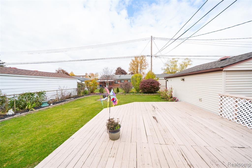 5247 Lyons Circle S, Warren, MI 48092 — Photo 4