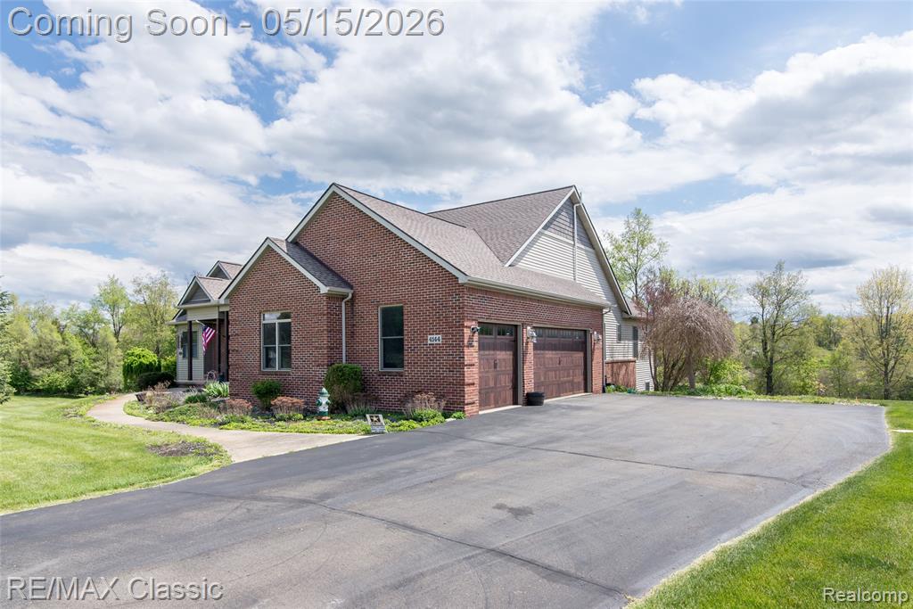 4144 Meadow Hills Drive, Pinckney, MI 48169 — Photo 10