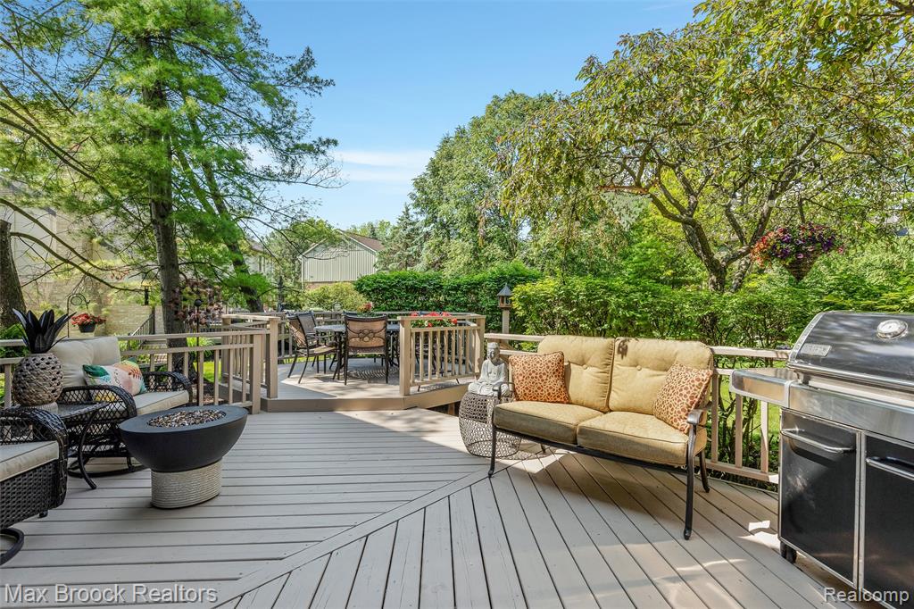 885 Timberline Drive, Rochester Hills, MI 48309 — Photo 19