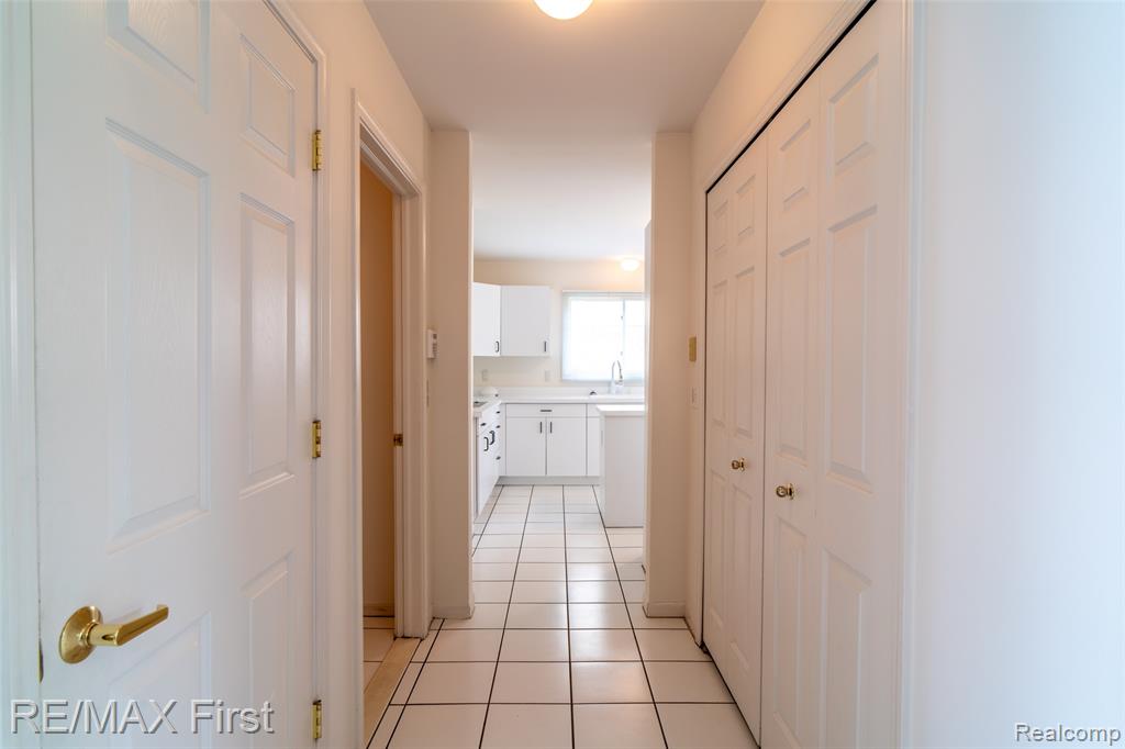 4798 WALNUT CREEK Drive, West Bloomfield, MI — Photo 25
