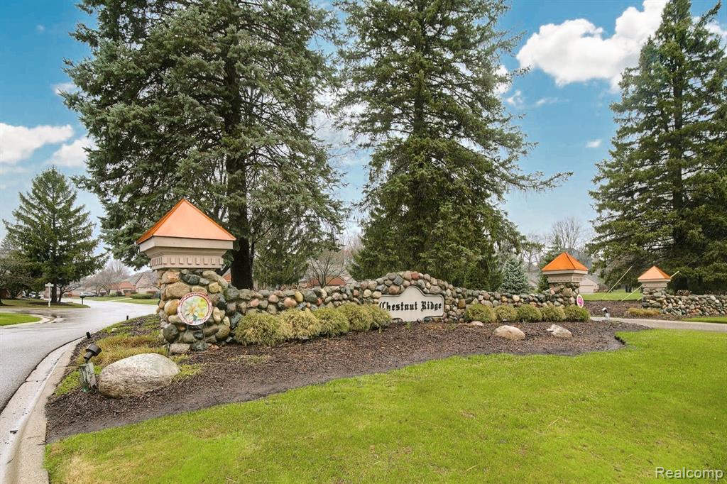 37799 SIENA Drive, Farmington Hills, MI 48331 — Photo 38
