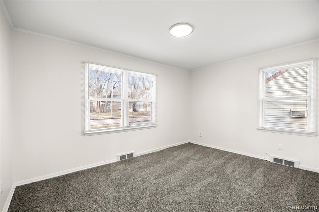 10731 Albany Street, Oak Park, MI 48237 — Photo 11