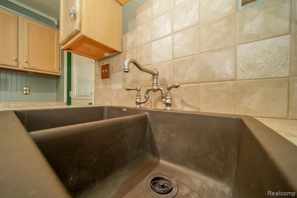 873 HENDRICKSON Boulevard, Clawson, MI — Photo 25