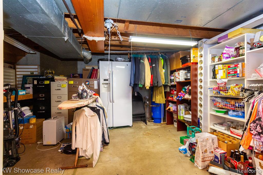7339 ELLINGROVE Drive, White Lake, MI 48383 — Photo 46