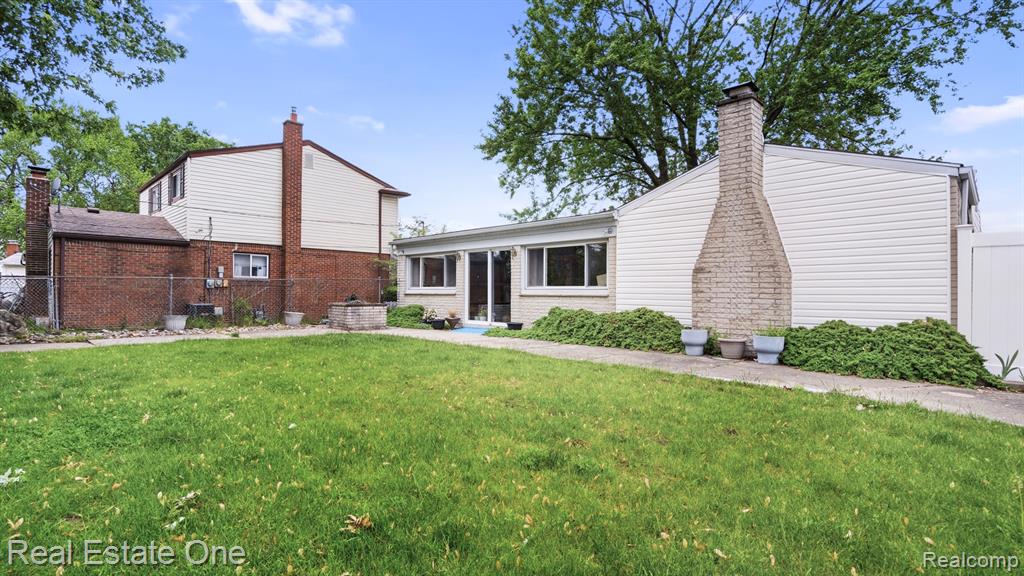 9384 Elaine Court, Taylor, MI 48180 — Photo 23