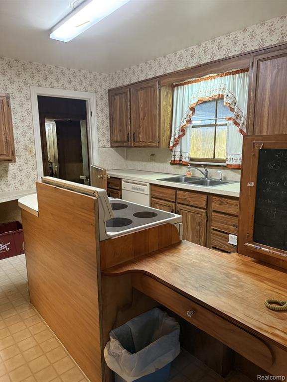 160 N 4th Street, Freeland, MI 48623 — Photo 3