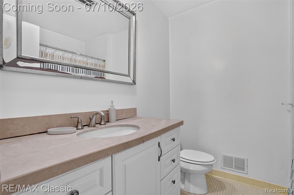 748 Randall Drive, Troy, MI 48085 — Photo 21