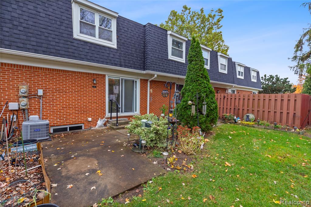45311 Kensington St., Utica, MI 48317 — Photo 23