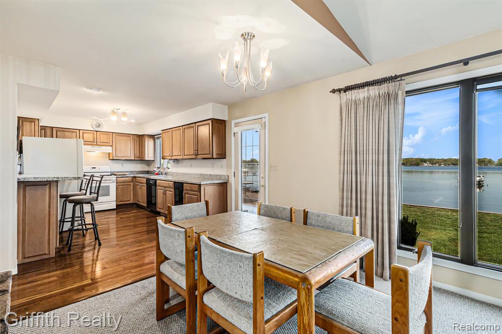 8570 Riverside Drive, Brighton, MI 48116 — Photo 13