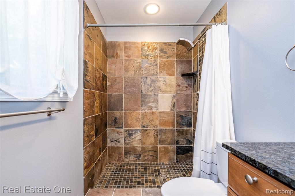 4079 Cumberland Court, Commerce Twp, MI 48390 — Photo 37