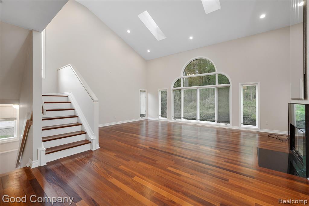 5893 CHRISTINA Drive, West Bloomfield, MI 48324 — Photo 12