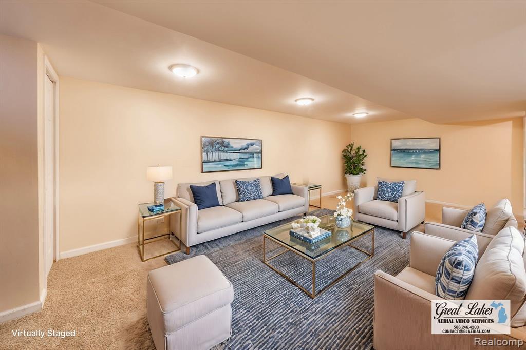982 LANGLEY Road, Rochester Hills, MI 48309 — Photo 32