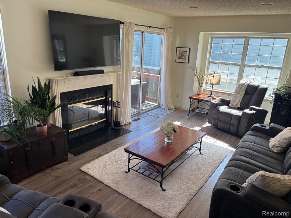 41532 Belden Circle, Novi, MI 48377 — Photo 2