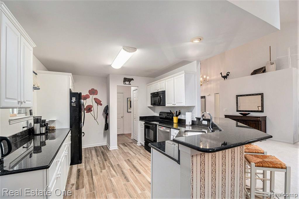 40832 LENOX PARK Drive, Novi, MI 48377 — Photo 11