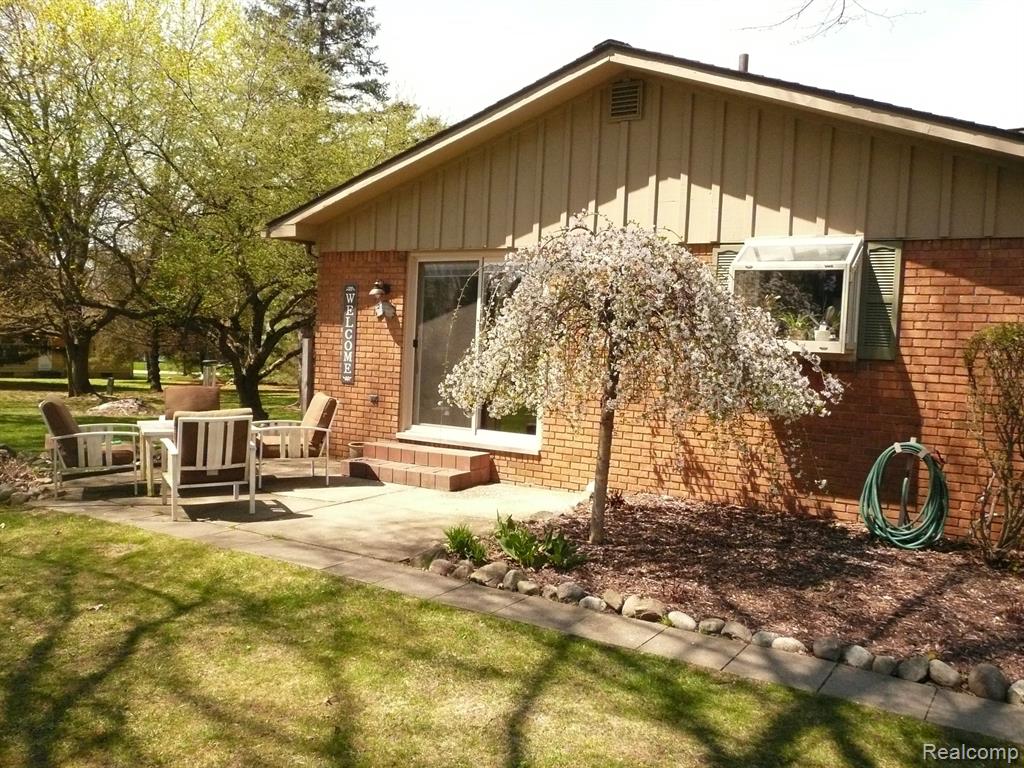 831 DEL SHER Drive, Brighton, MI 48114 — Photo 7