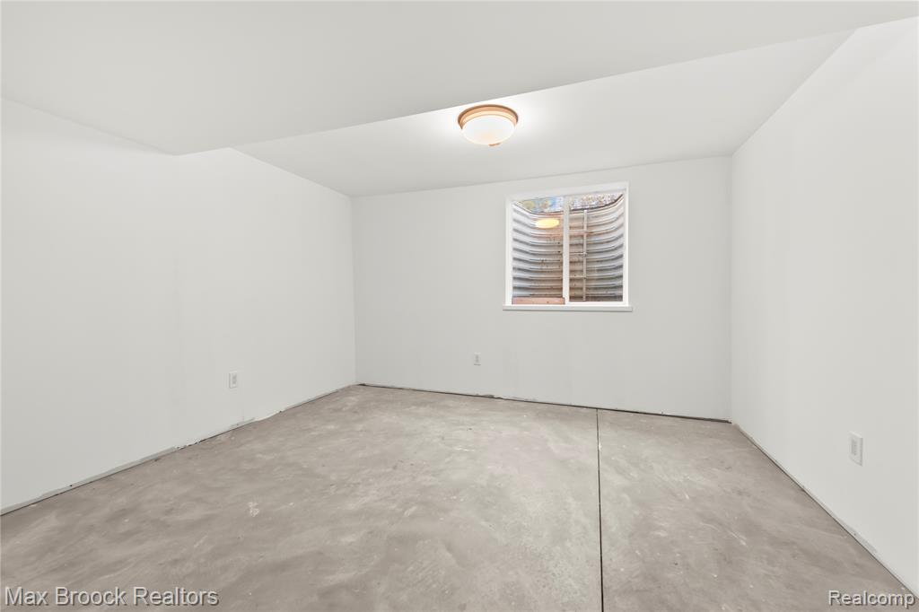6023 Treetops Drive, Romulus, MI 48174 — Photo 25