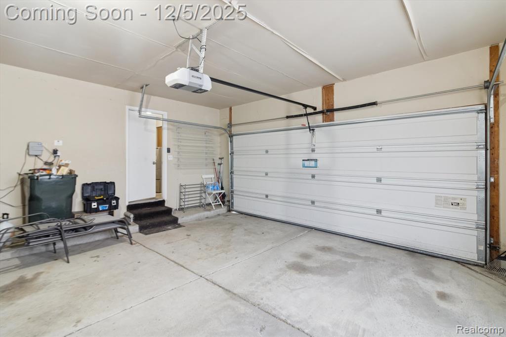 41512 Pheasant Creek Drive, Canton, MI 48188 — Photo 40