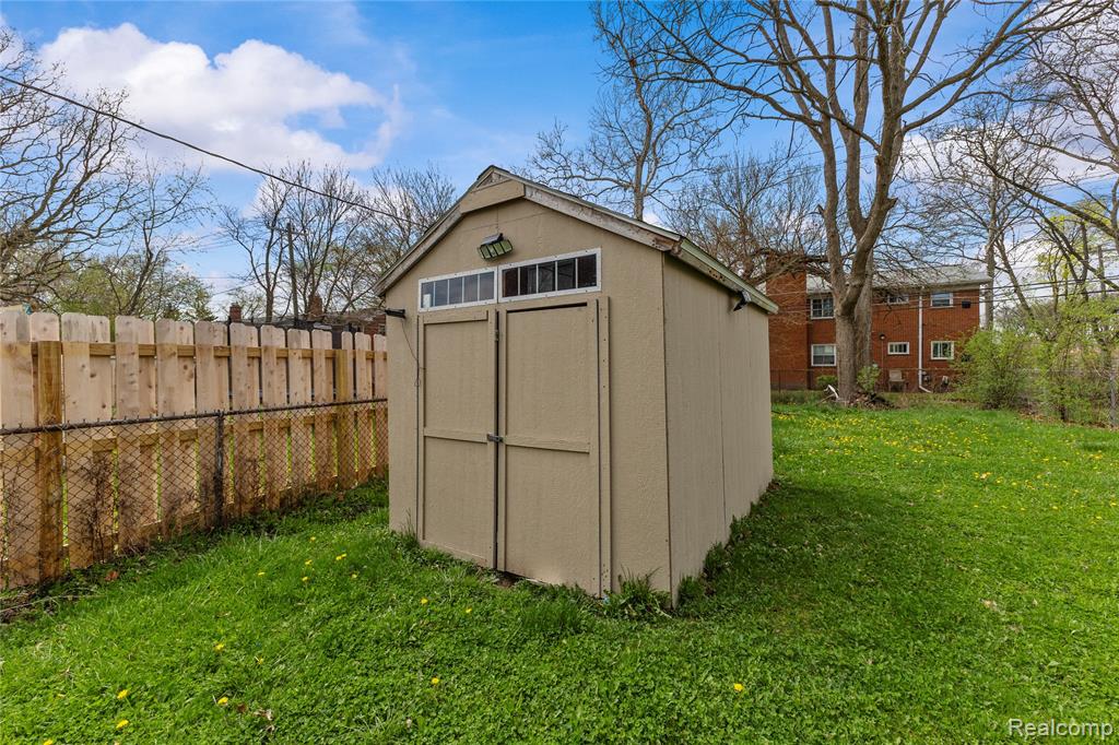 6795 Heyden Street, Dearborn Heights, MI 48127 — Photo 22
