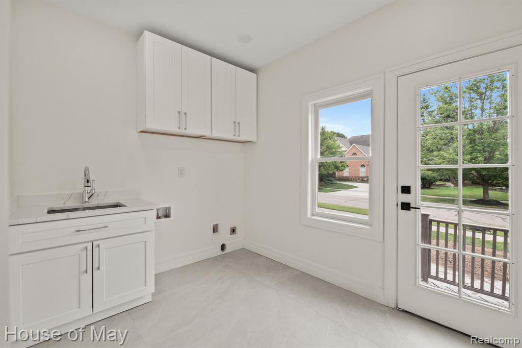 4743 S Ridge Drive, West Bloomfield, MI 48323 — Photo 12