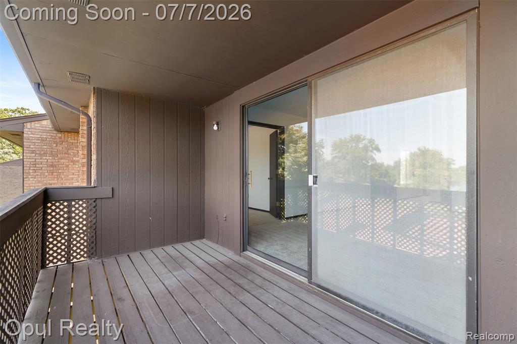 3961 Chablis Street, West Bloomfield, MI 48323 — Photo 28