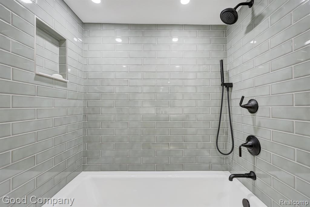 602 N Vermont Avenue, Royal Oak, MI 48067 — Photo 41