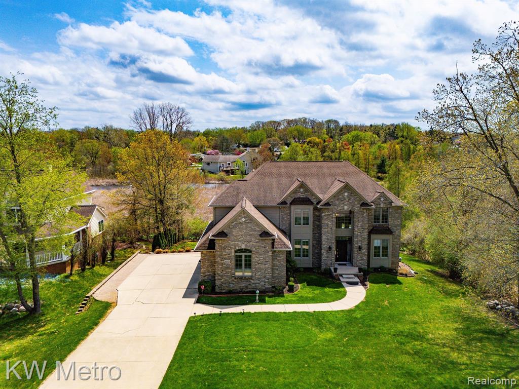 9025 HURON BLUFFS Drive, White Lake, MI — Photo 48