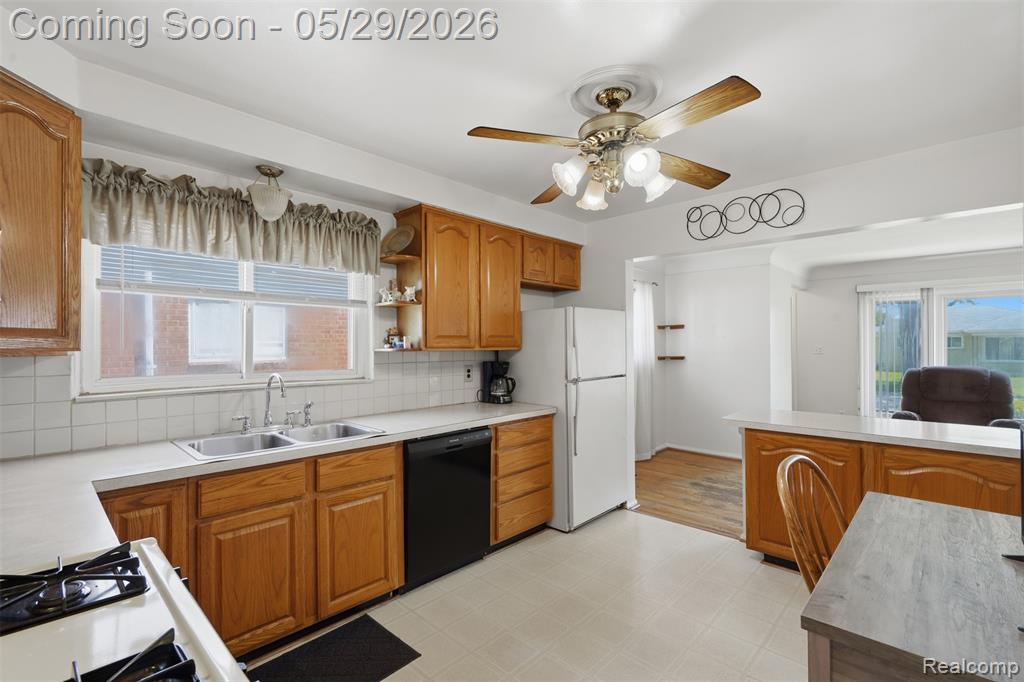24237 Roxana Avenue, Eastpointe, MI 48021 — Photo 13