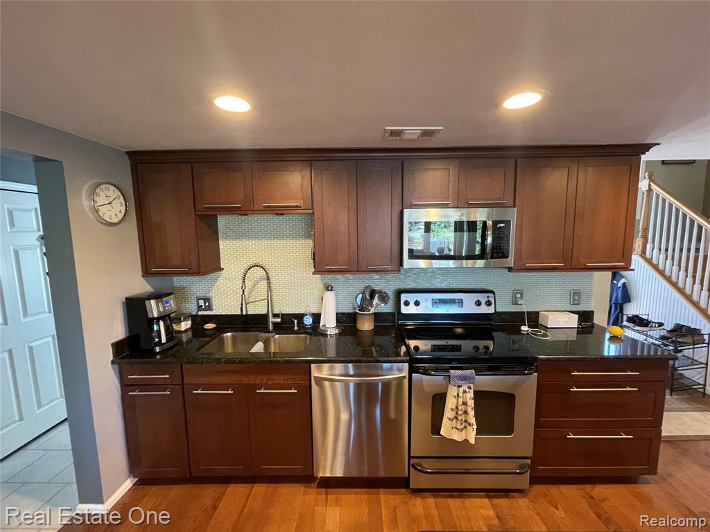10438 King Road, Davisburg, MI 48350 — Photo 18