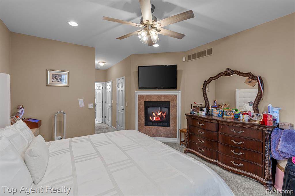 44258 Constellation Drive, Sterling Heights, MI 48314 — Photo 14