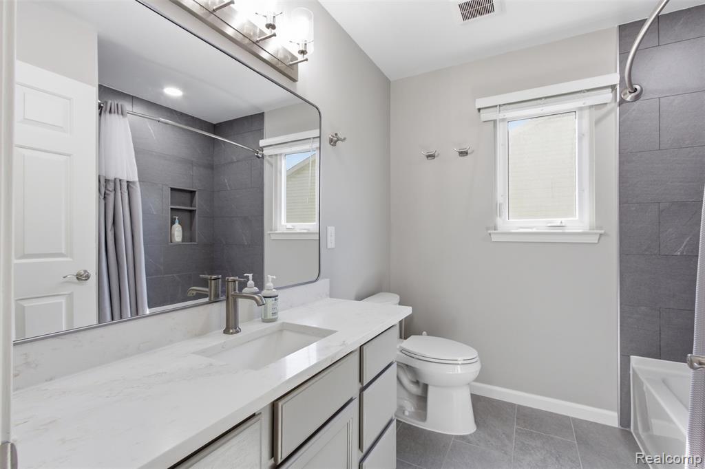 6790 Edwood Avenue, West Bloomfield, MI 48324 — Photo 25