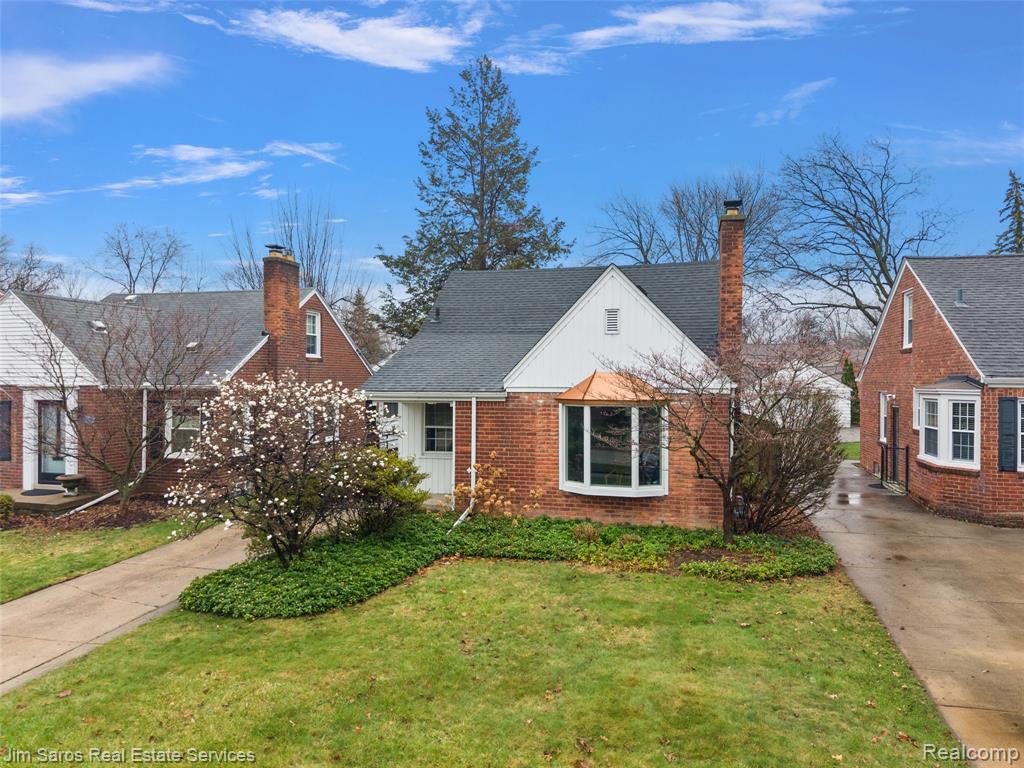 1837 Oxford Road, Grosse Pointe Woods, MI 48236 — Photo 2
