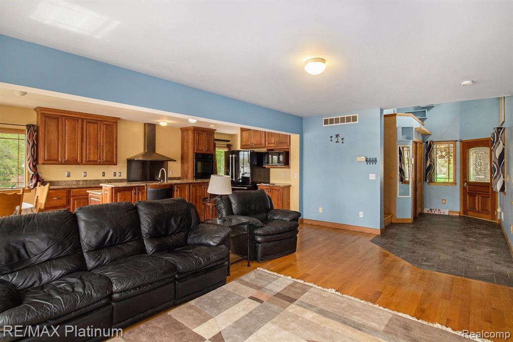 6512 BUCKSHORE Drive, Whitmore Lake, MI 48189 — Photo 6