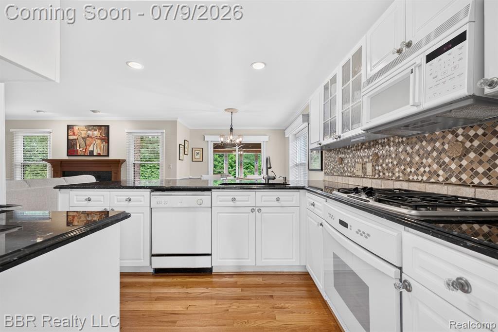 45411 Halston Court, Novi, MI — Photo 8