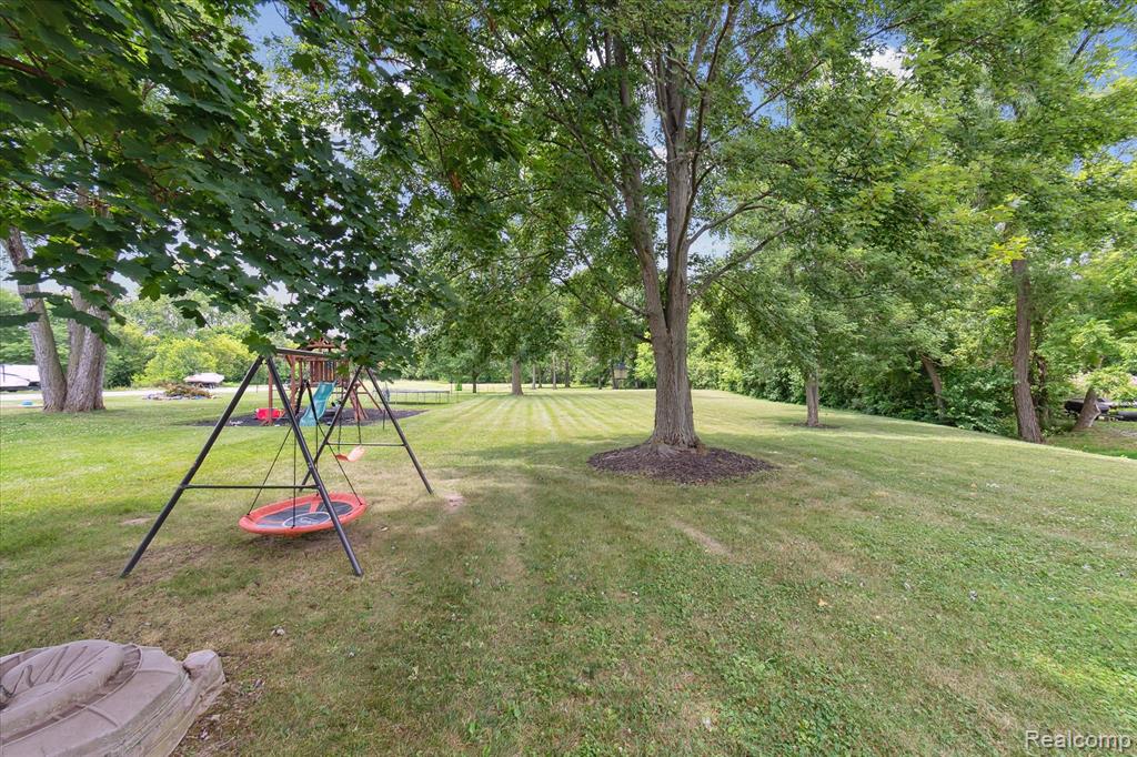 5350 Lathrop Street, Trenton, MI 48183 — Photo 9