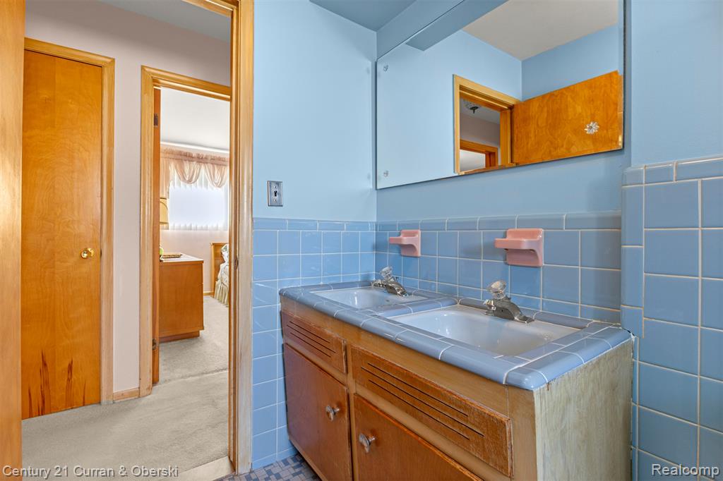 6450 N Lafayette Street, Dearborn Heights, MI 48127 — Photo 15