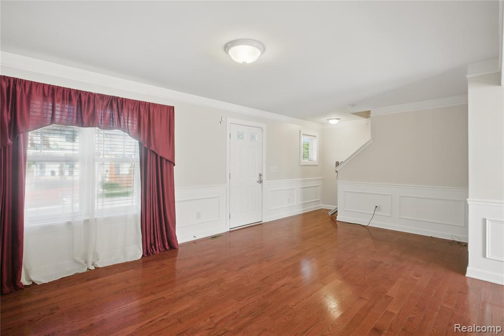 9345 Mitchell Street, Hamtramck, MI 48212 — Photo 7
