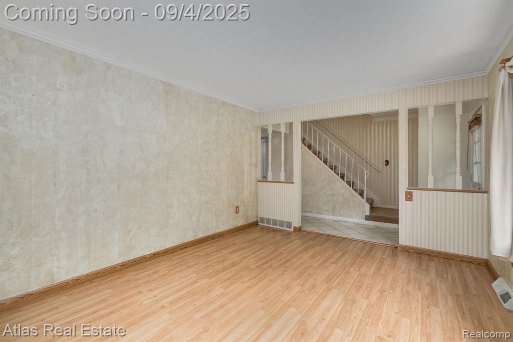 8557 Henderson Road, Goodrich Vlg, MI — Photo 13