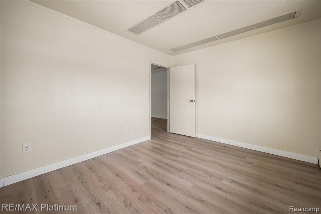 11528 S Saginaw Street, Grand Blanc, MI 48439 — Photo 24