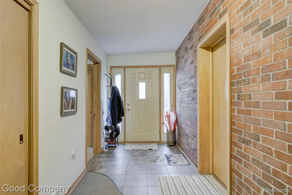 1557 Lochmoor Boulevard, Grosse Pointe Woods, MI 48236 — Photo 40