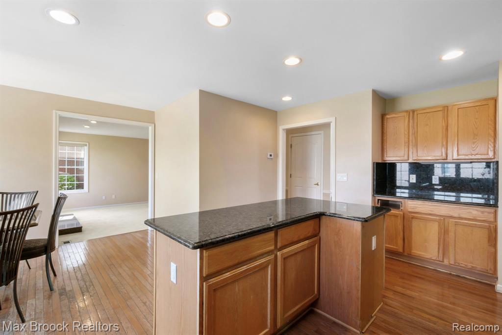 7657 Windgate Circle, West Bloomfield, MI 48323 — Photo 19