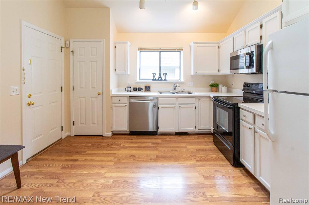 2521 Country Village Court, Ann Arbor, MI 48103 — Photo 17
