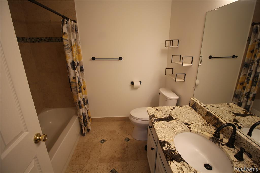2224 Leighton Drive, Utica, MI 48317 — Photo 14