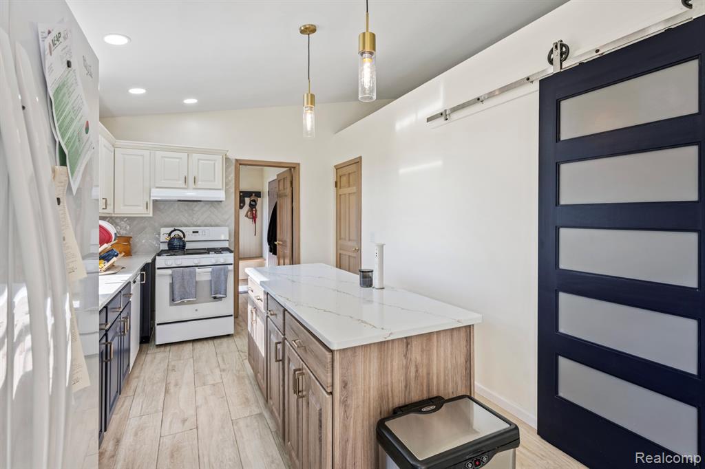 5466 Webster Road, Flint, MI 48504 — Photo 15