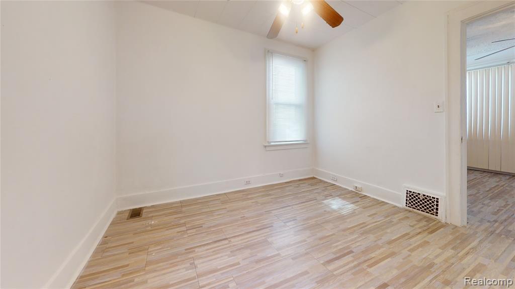489 Central Avenue, Pontiac, MI 48341 — Photo 4