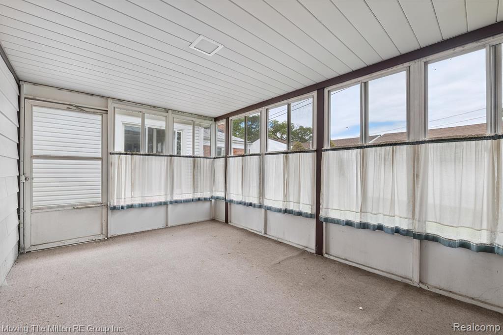 6484 Huntleigh Street, Garden City, MI — Photo 38