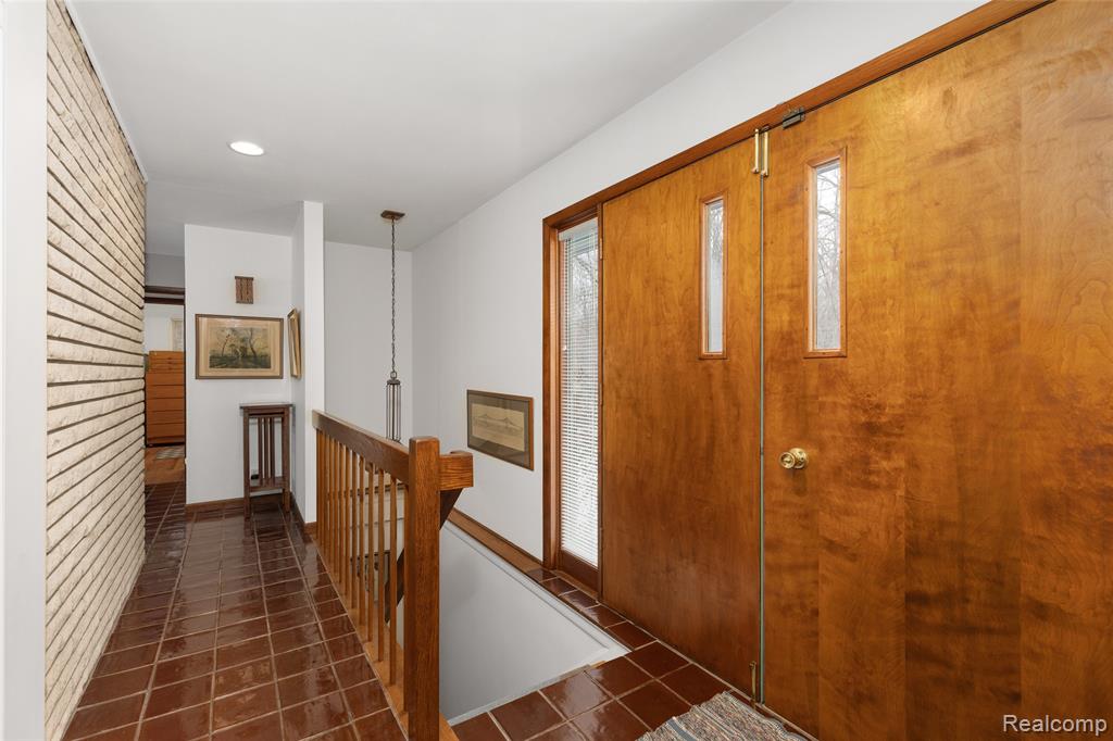 9801 Gibbs Road, Clarkston, MI 48348 — Photo 15