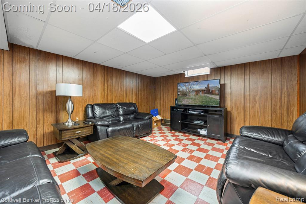 1544 Dorthen Avenue, Grosse Pointe Woods, MI 48236 — Photo 40