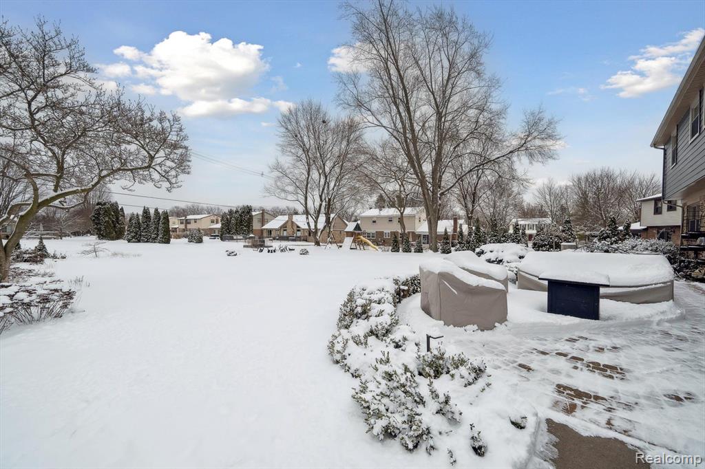 15946 WINCHESTER Drive, Northville, MI 48168 — Photo 43