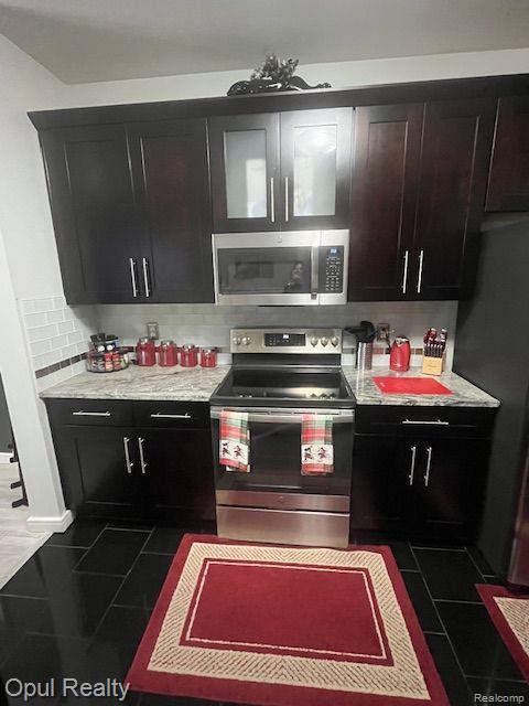 47639 PEMBROKE Drive, Canton, MI 48188 — Photo 10