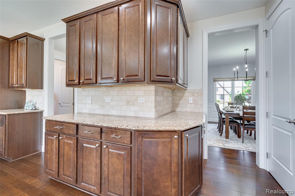 47576 VALENCIA Circle, Novi, MI — Photo 27